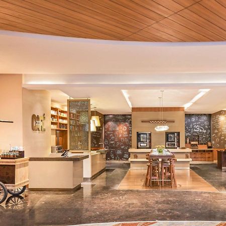 พูลแมน นิวเดลี อินเตอร์เนชั่นแนลแอร์พอร์ต - แอน แอคคอร์ลักชัวรีแบรนด์ Hotel ภายนอก รูปภาพ The lobby lounge