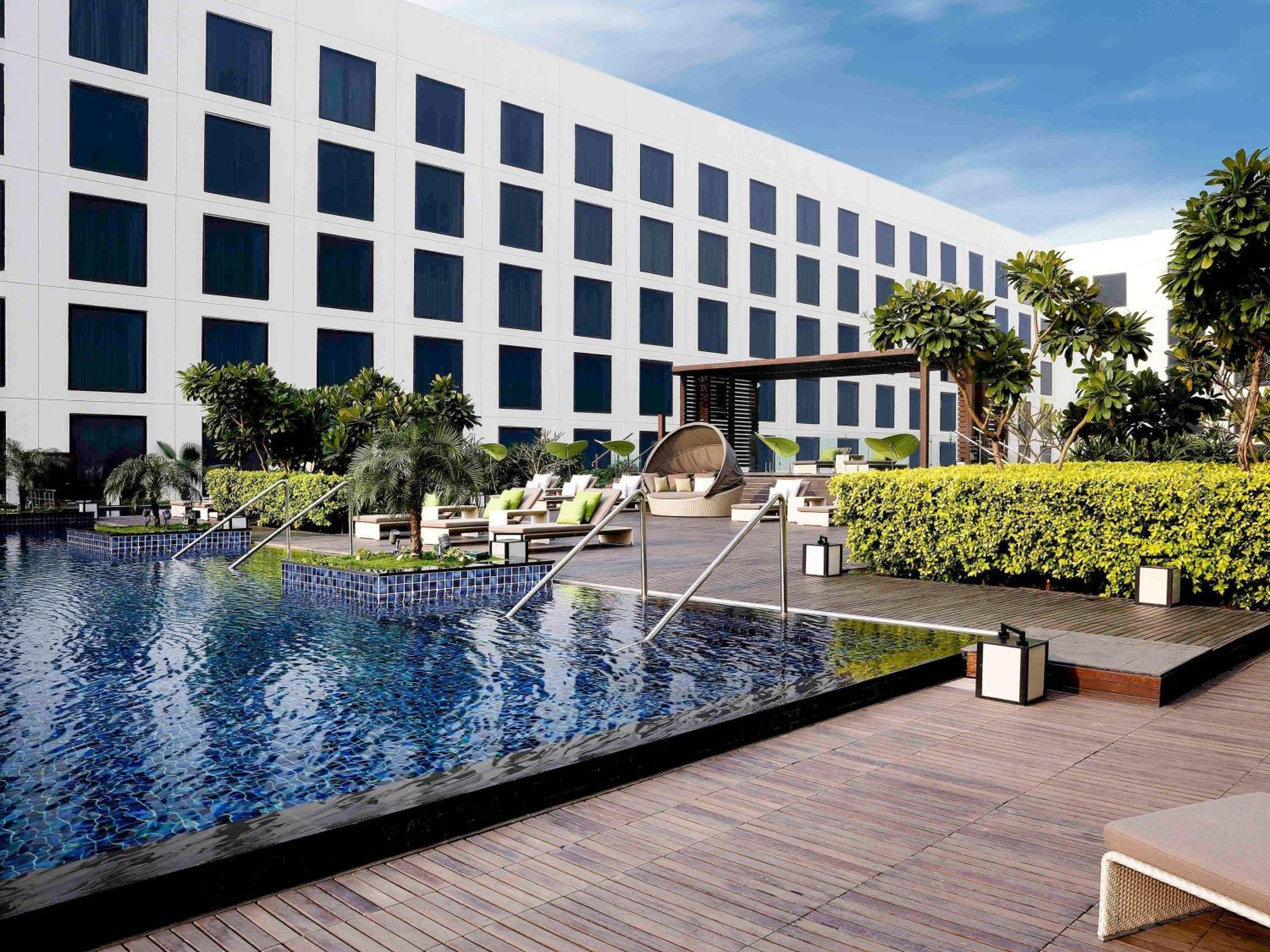 พูลแมน นิวเดลี อินเตอร์เนชั่นแนลแอร์พอร์ต - แอน แอคคอร์ลักชัวรีแบรนด์ Hotel ภายนอก รูปภาพ The Park, New Delhi