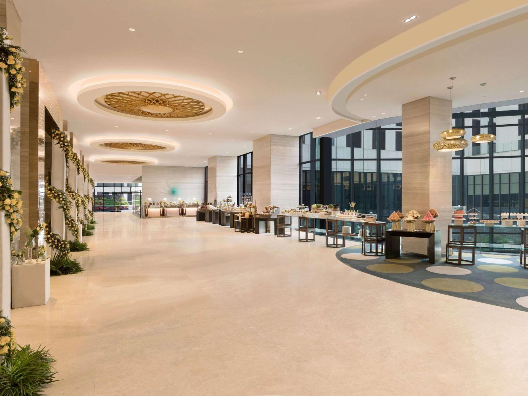 พูลแมน นิวเดลี อินเตอร์เนชั่นแนลแอร์พอร์ต - แอน แอคคอร์ลักชัวรีแบรนด์ Hotel ภายนอก รูปภาพ