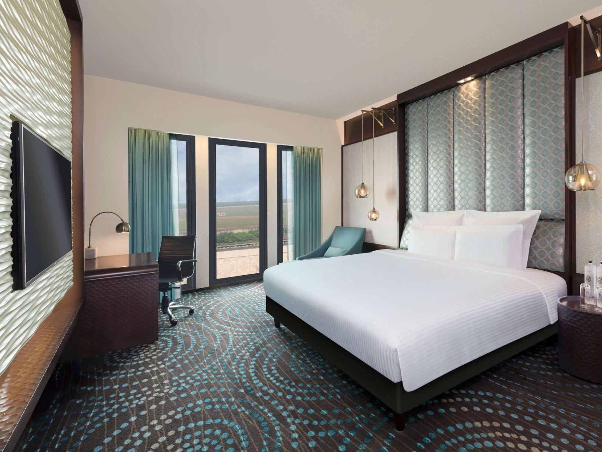 พูลแมน นิวเดลี อินเตอร์เนชั่นแนลแอร์พอร์ต - แอน แอคคอร์ลักชัวรีแบรนด์ Hotel ภายนอก รูปภาพ